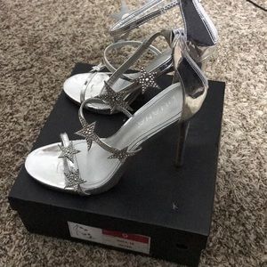 Silver heels 🔥